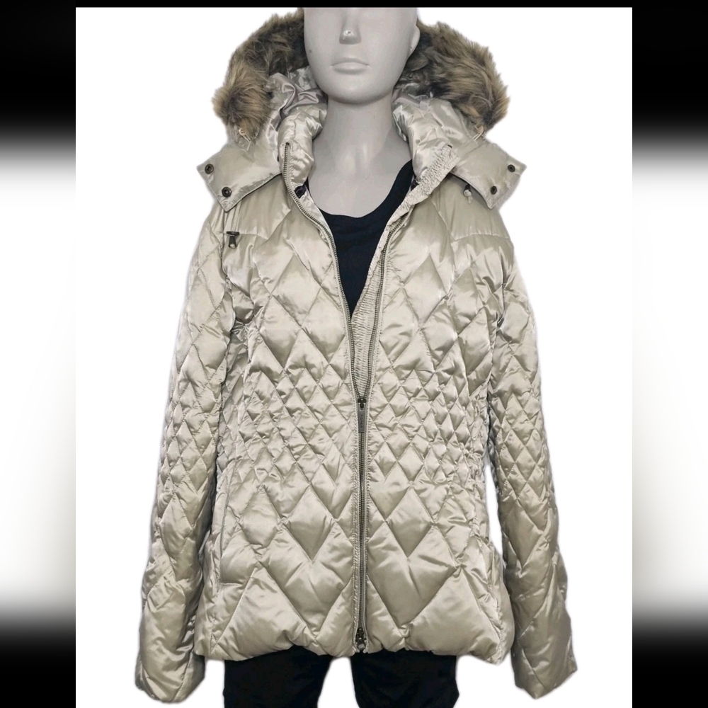 Roper Women's Beige Quilted Puffer Jacket with Faux Fur Hood - Picture 4 of 12